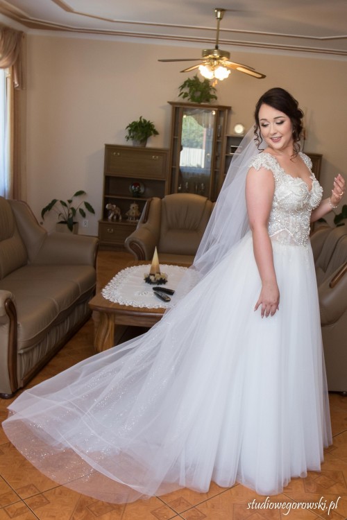 Suknia ślubna Maxima 6716 biała