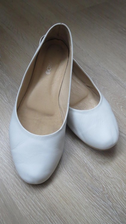 Buty ślubne płaskie balerinki skórzane skóra białe 40
