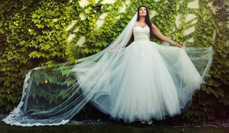 Suknia ślubna 38 Gellena + katedralny welon