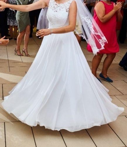 Suknia ślubna Biały muślin z gipiurą