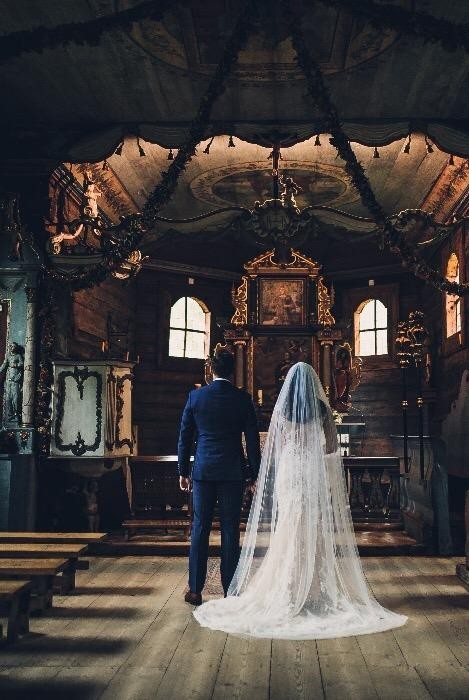 Suknia ślubna Dominiss Dzhaklin+ welon