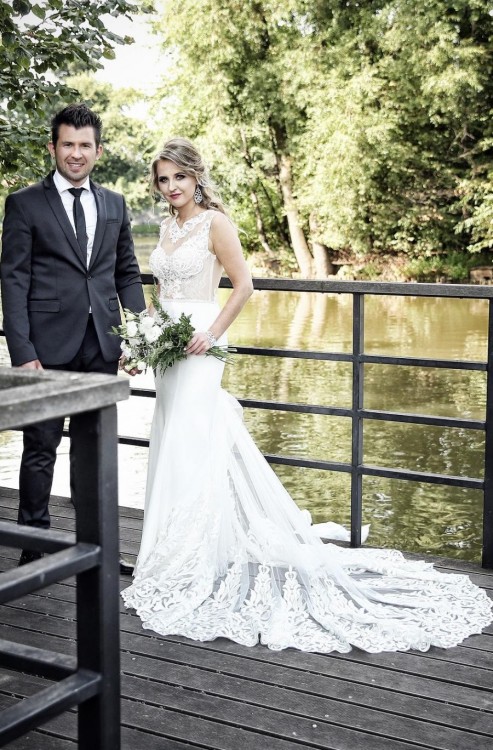 Piękna suknia ślubna z kolekcji ANNAIS BRIDAL model SHEILA