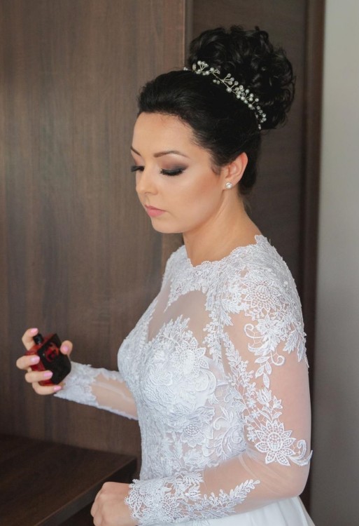 SUKNIA ŚLUBNA PIWONE