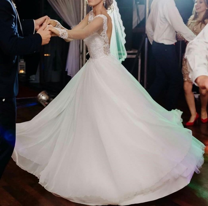 Piękna suknia ślubna