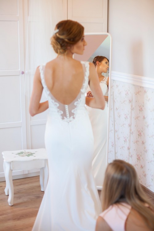 Kobieca suknia ślubna Papilo