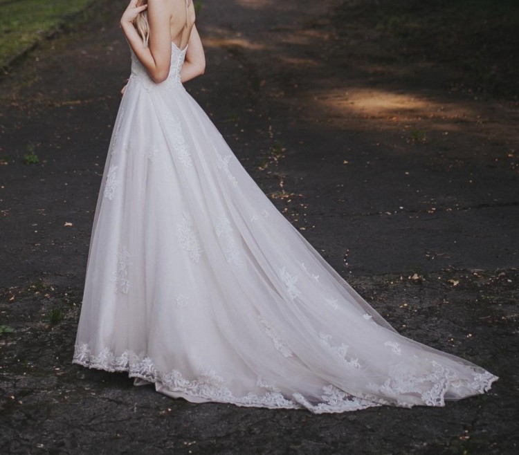 Suknia ślubna Sincerity 3930 rozm. 34/36 z trenem