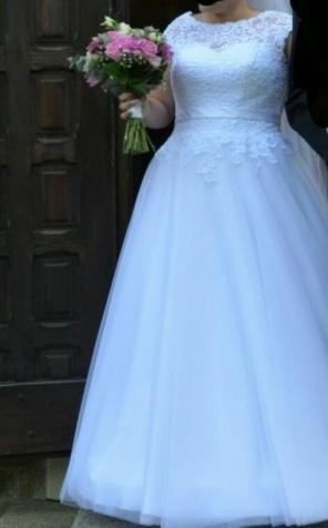 Suknia ślubna z salonu Emmi Mariage kolekcja 2017