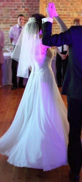 Śliczna koronkowa suknia Ivory S/M