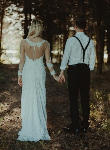 SUKNIA ŚLUBNA KORONKA DŁUGI RĘKAW TREN DEKOLT