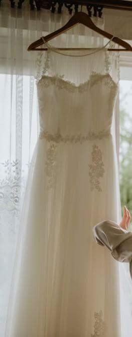 Zwiewna suknia ślubna