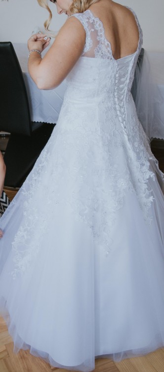 Sprzedam suknię ślubną (duży biust)