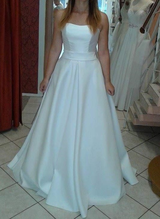 MYSTIC model NESSI biała, kieszenie, Litera "A" rozmiar 38