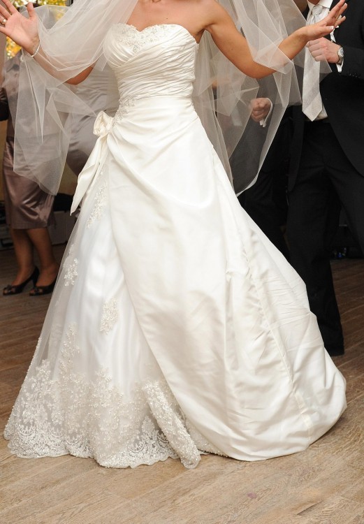 PRzepiękna suknia ślubna TRES CHICK, rozm. 34-36