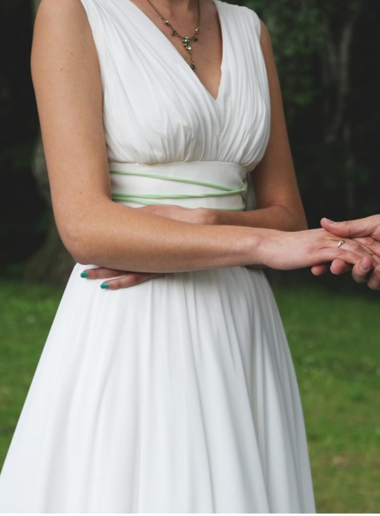 Piękna, prosta suknia ślubna