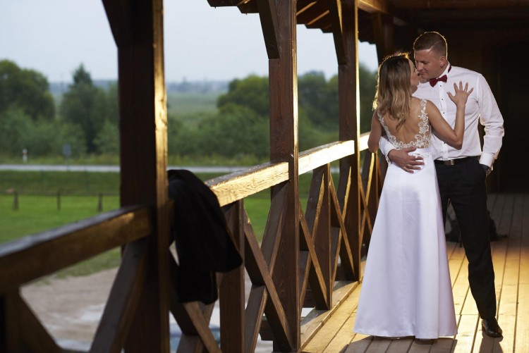 Suknia dla drobnej, projekt indywidualny