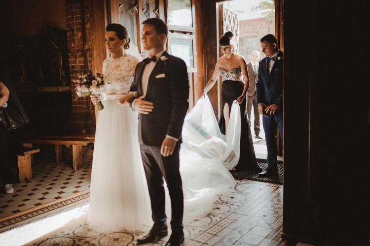 Przepiękna suknia ślubna  + długi welon