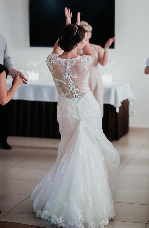 Koronkowa suknia Ronald Joyce rozmiar 36/38