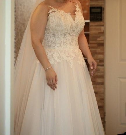 suknia ślubna w odcieniach beżu/różu rozmiar 40/42