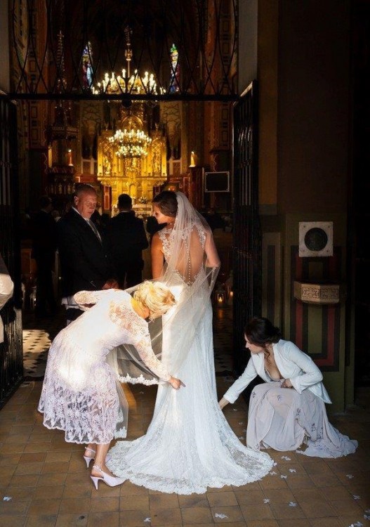 Suknia ślubna salon