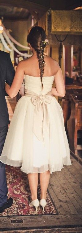 Krótka suknia ślubna