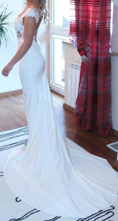 Sprzedam suknię ślubną rybkę/syrenkę rozm. 36/38 + buty