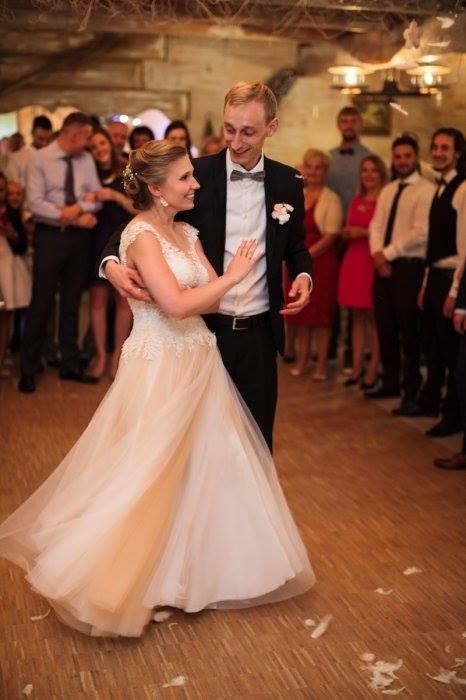 Piękna suknia ślubna