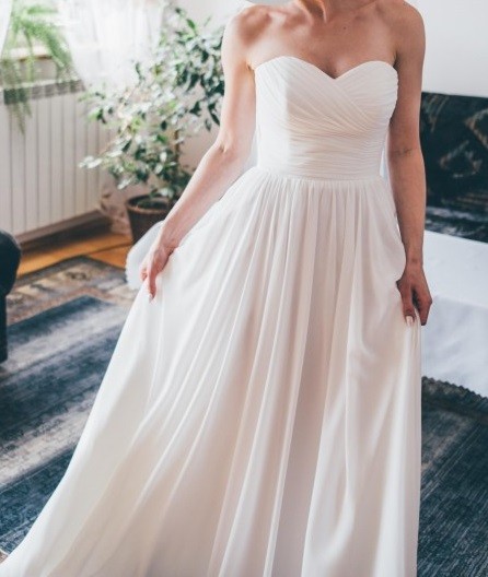 Subtelna, delikatna suknia ślubna