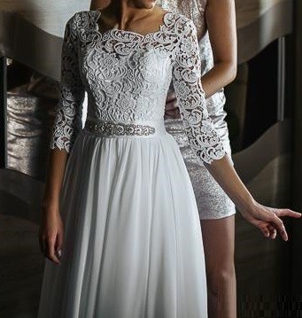 Suknia ślubna z gipiurą