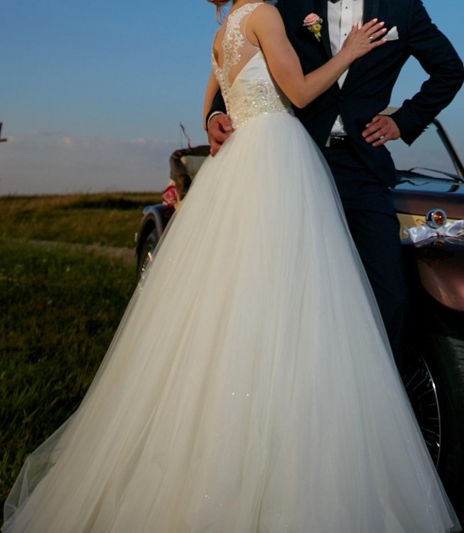 suknia ślubna śmietanka+ welon+halka z kołem