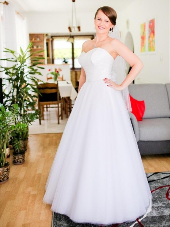 Suknia ślubna Margarett z dwoma welonami i biustonoszem