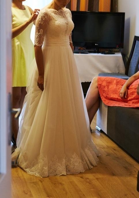 Koronkowa suknia ślubna z welonem i bolerkiem, SABE