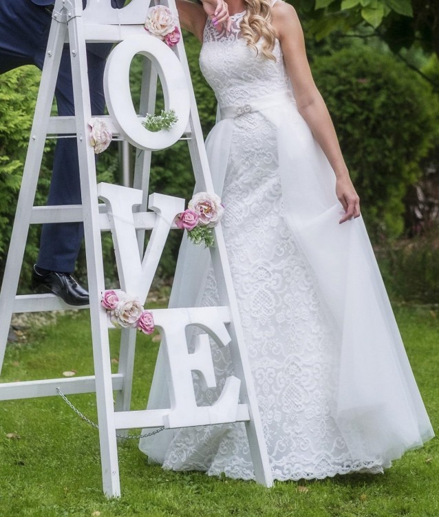 Koronkowa suknia ślubna