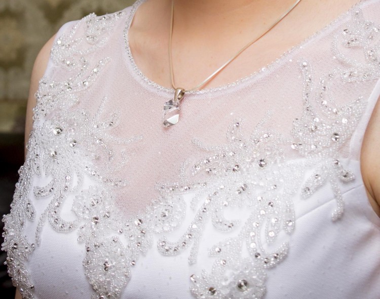 Suknia ślubna z kryształkami Swarovskiego