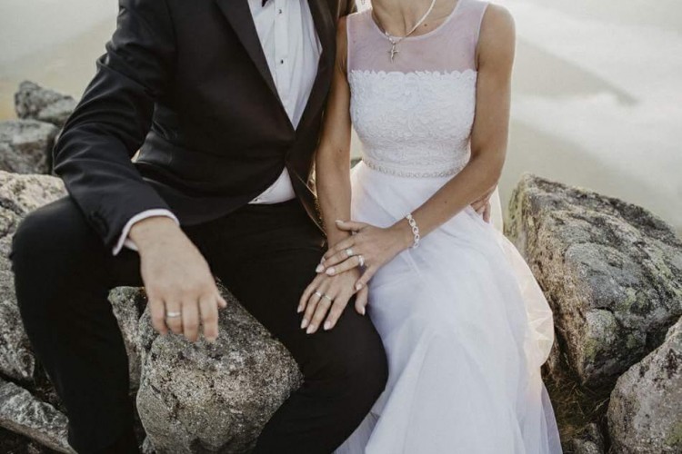 Piękna suknia ślubna do sprzedania