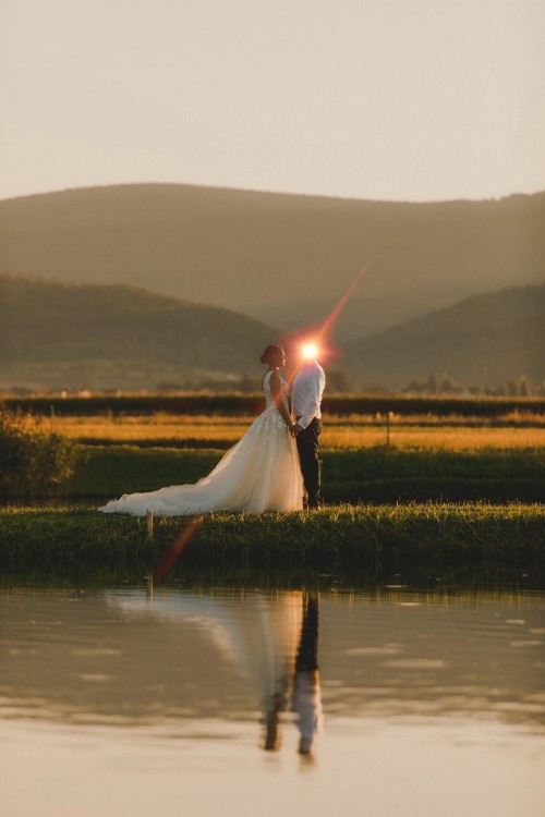 Suknia ślubna, odpinany tren