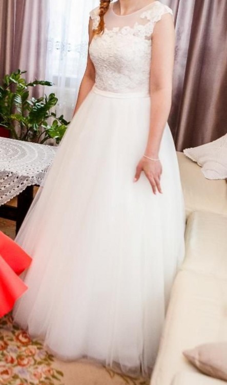 Subtelna Suknia Ślubna