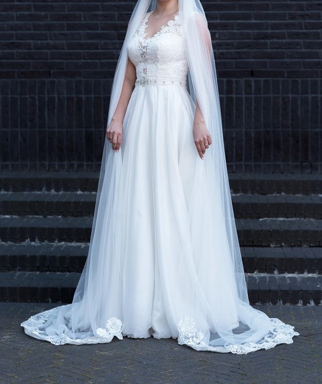 Sprzedam suknie ślubną wraz z welonem