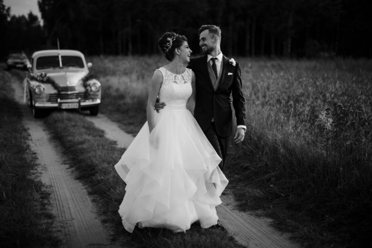 Suknia ślubna - falbany HIT 2018