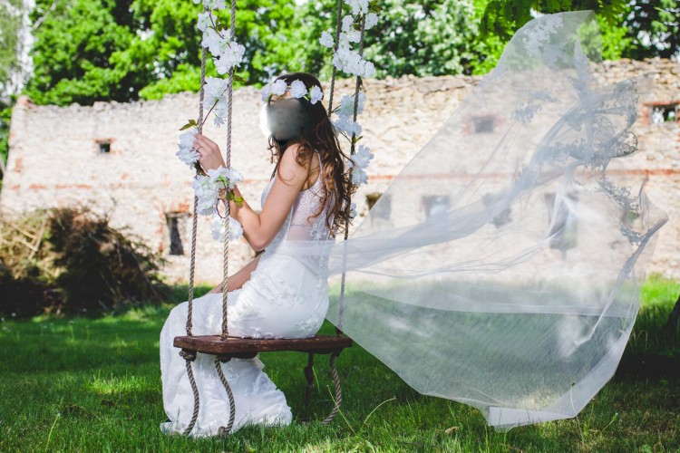 Suknia ślubna prosta + tren 2w1 kolor ecru 36/38