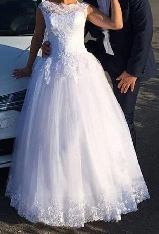 Sprzedam suknię ślubną z gratisami