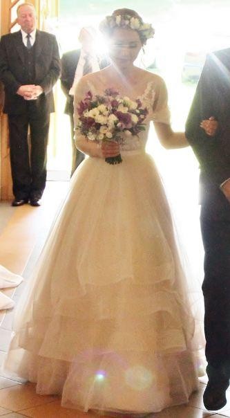 Suknia ślubna dwuczęściowa (koronkowe body + spódnica)