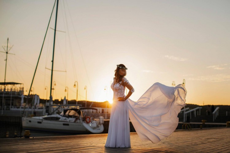 Zwiewna Suknia ślubna+odpinany tren, rozm 38, wzrost 169