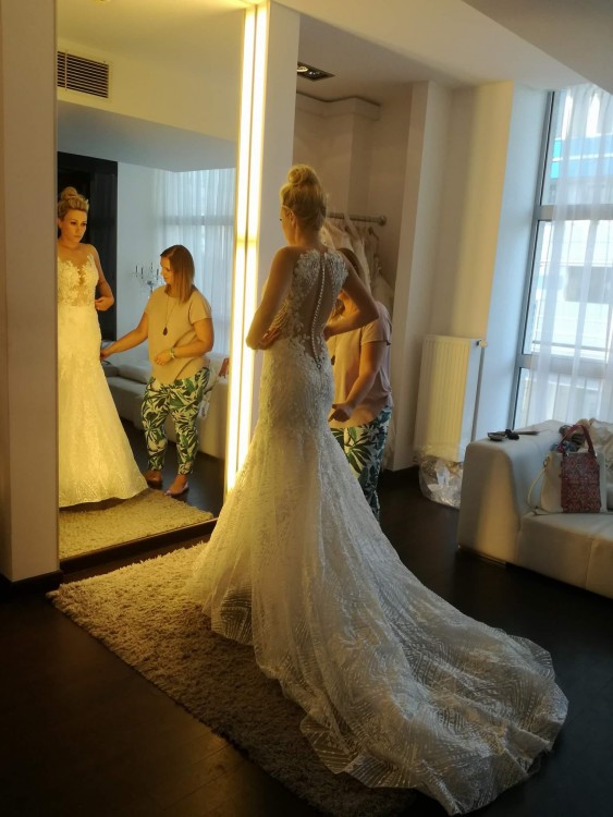 Suknia ślubna, model kryzanta, firma milanova.