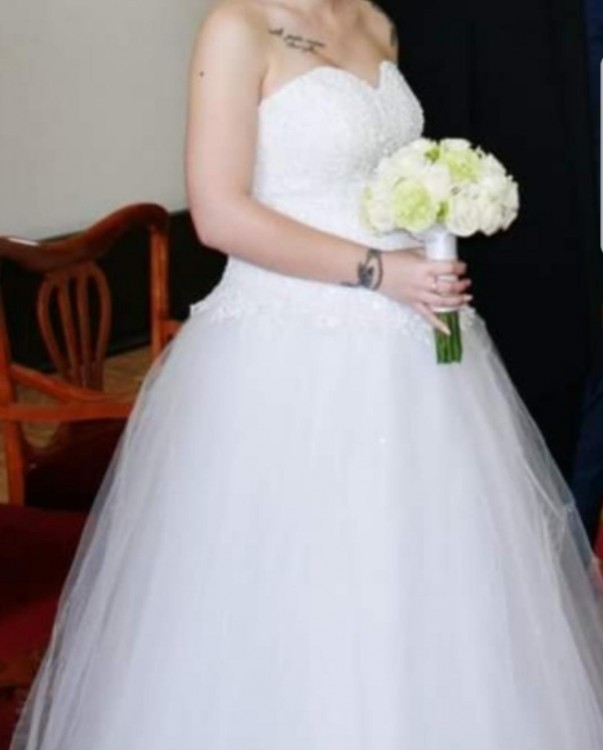Suknia ślubna typu princessa biala 38-42