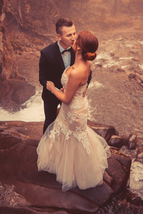 Piękna suknia ślubna SYRENA w kolorze cappucino roz. 36-38