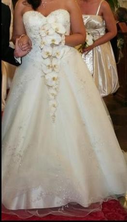 Sprzedam piękną elegancką suknię ślubną bogato zdobiona