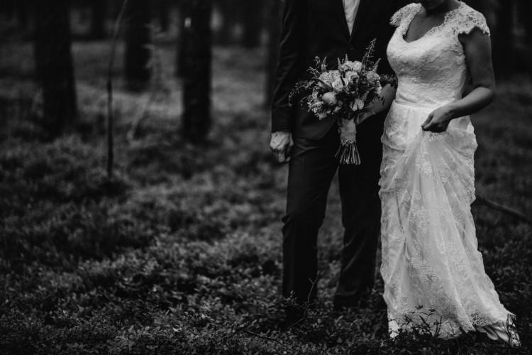 Koronkowa, piękna suknia ślubna w stylu BOHO r. 38