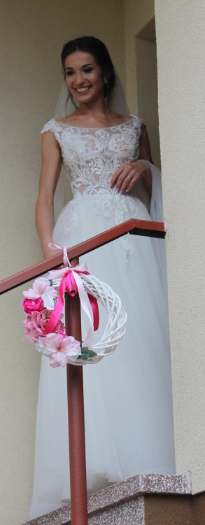 zjawiskowa suknia ślubna