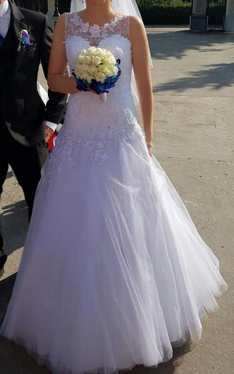 Zachwycająca suknia ślubna