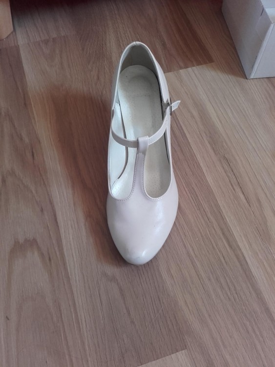 Buty ślubne rozm. 37 (dł. wkładki ok. 25 cm), kolor ecru